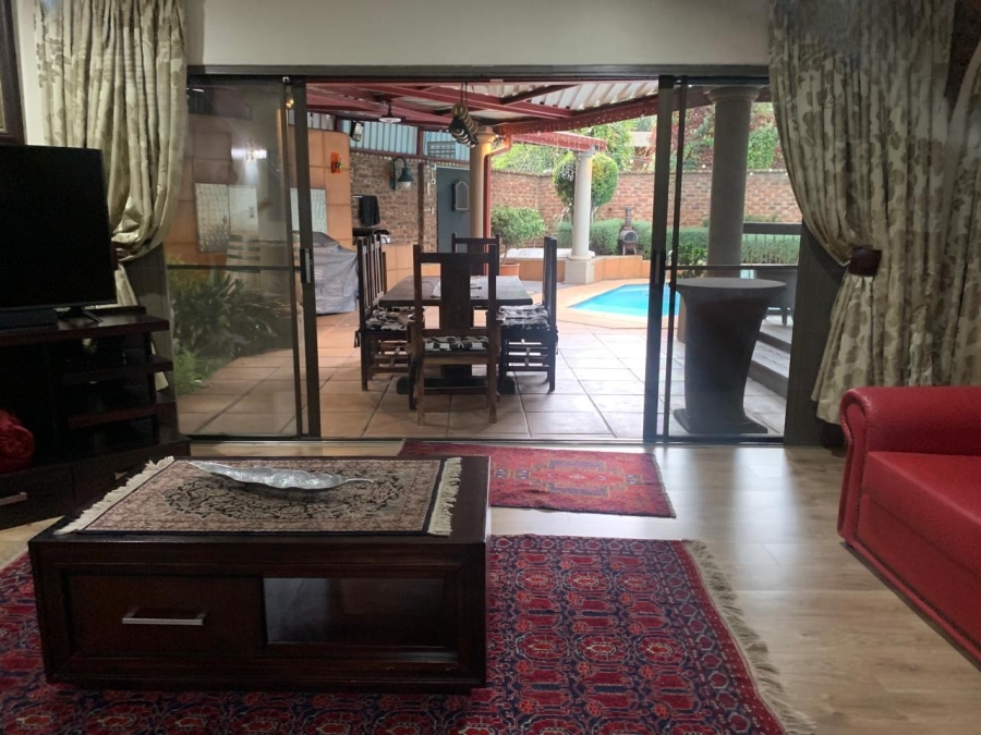 6 Bedroom Property for Sale in Vanderbijlpark SE 2 Gauteng