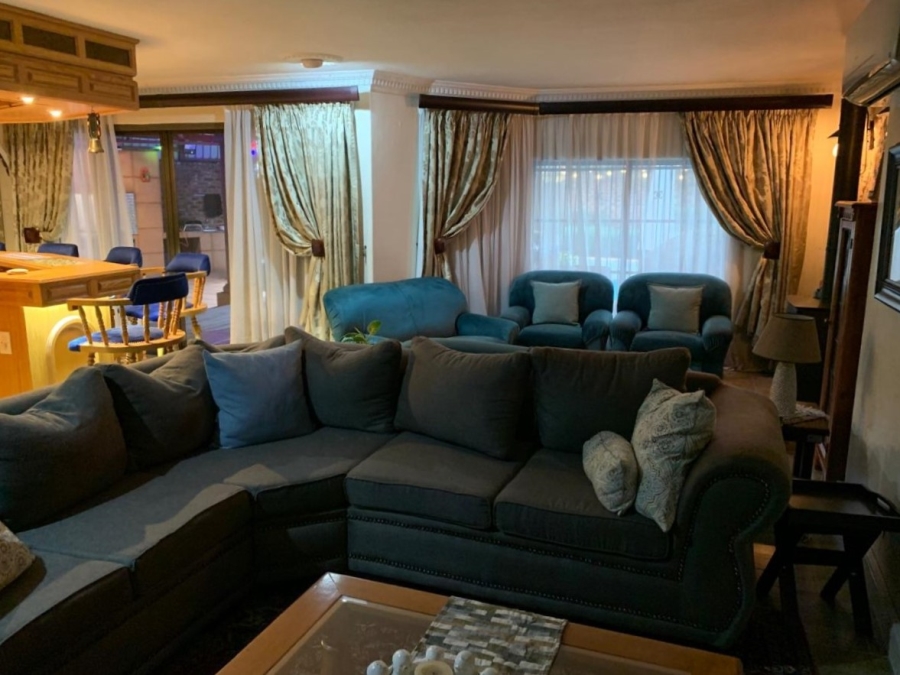 6 Bedroom Property for Sale in Vanderbijlpark SE 2 Gauteng