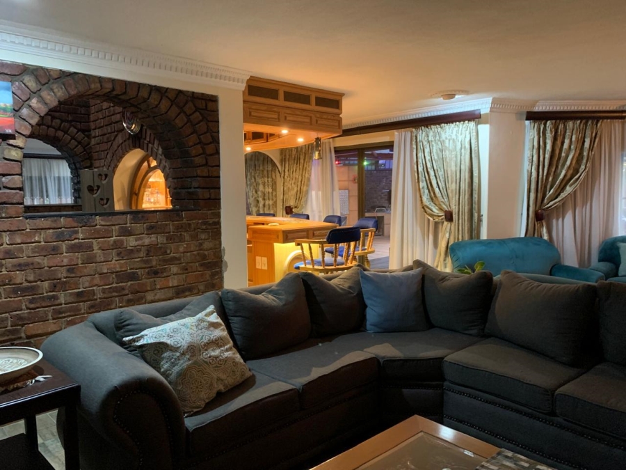 6 Bedroom Property for Sale in Vanderbijlpark SE 2 Gauteng