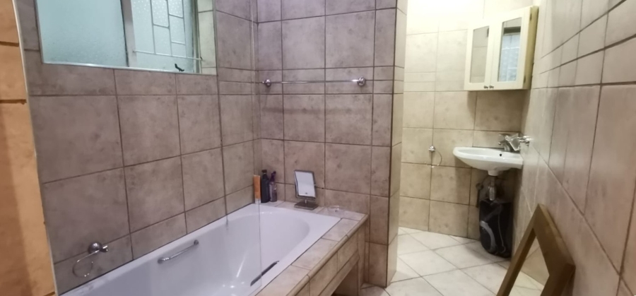 6 Bedroom Property for Sale in Vanderbijlpark SE 2 Gauteng