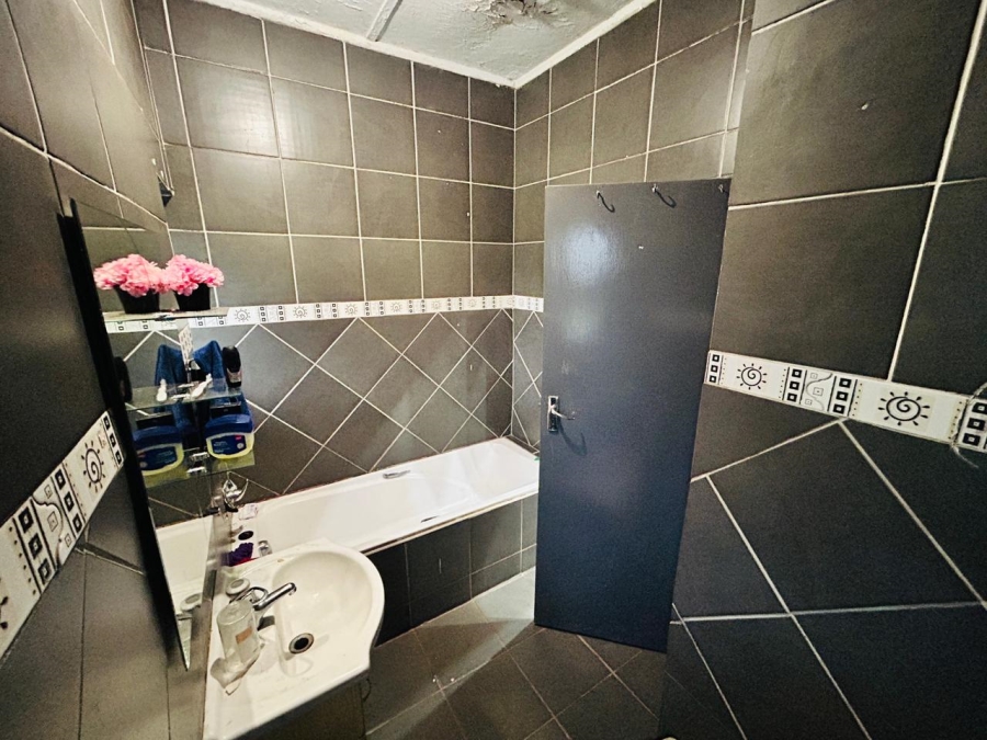 3 Bedroom Property for Sale in Vanderbijlpark Cw 6 Gauteng