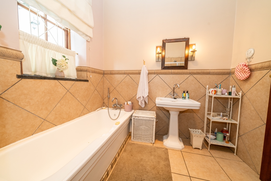 3 Bedroom Property for Sale in Sonneveld Gauteng