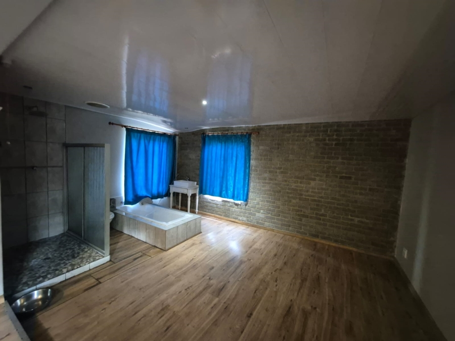 4 Bedroom Property for Sale in Vanderbijlpark SE 2 Gauteng