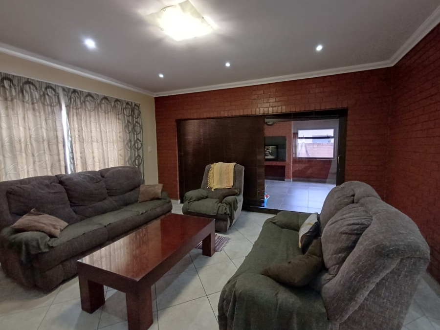 4 Bedroom Property for Sale in Vanderbijlpark SE 8 Gauteng