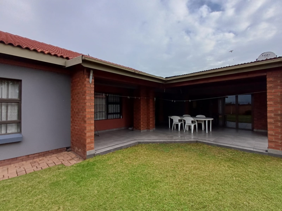 4 Bedroom Property for Sale in Vanderbijlpark SE 8 Gauteng
