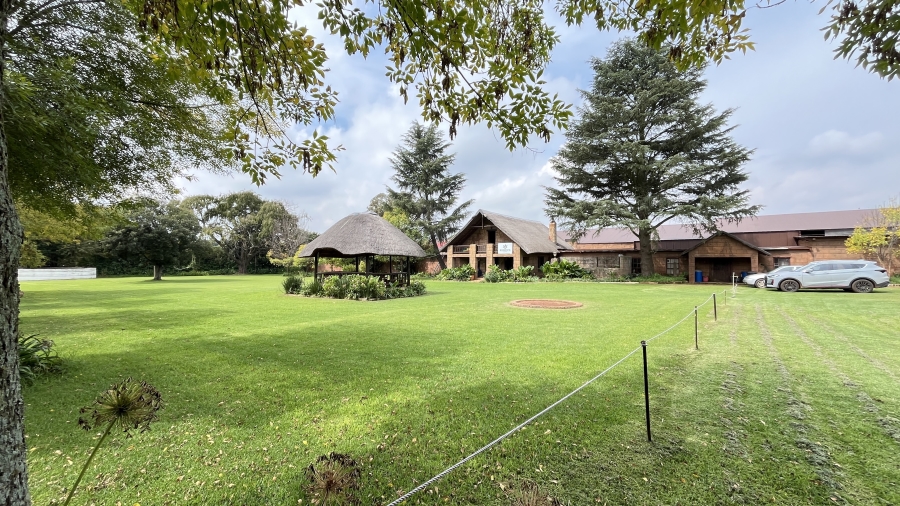 5 Bedroom Property for Sale in Bredell Gauteng