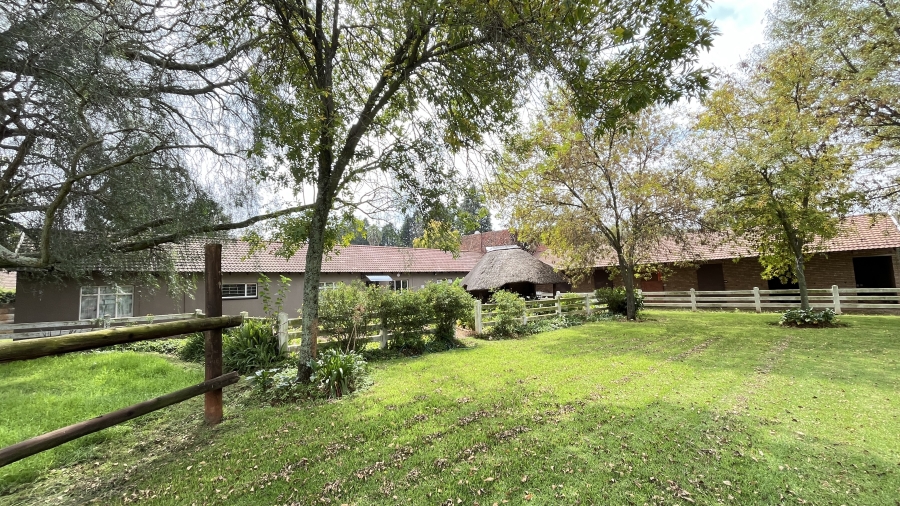 5 Bedroom Property for Sale in Bredell Gauteng