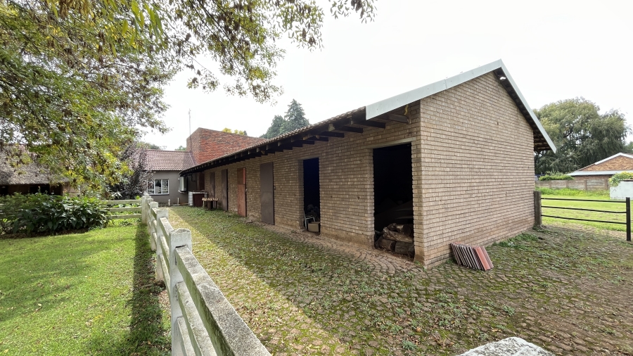 5 Bedroom Property for Sale in Bredell Gauteng