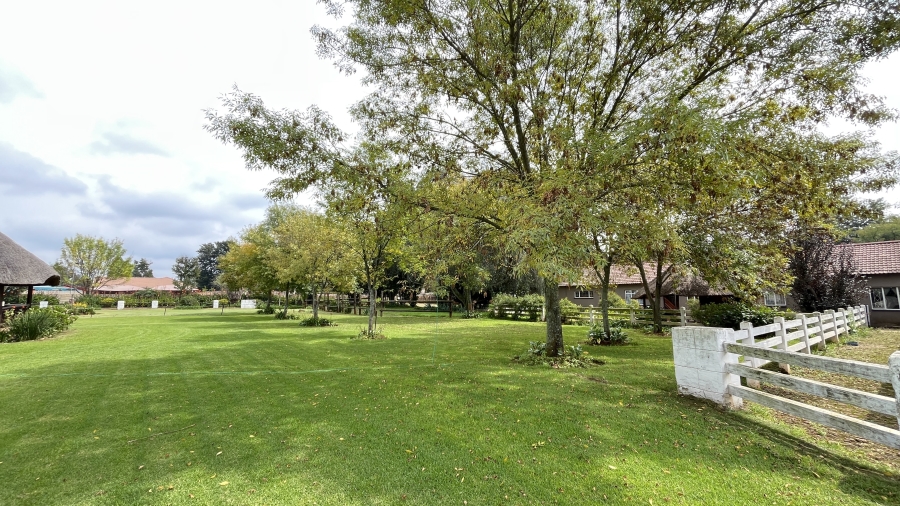 5 Bedroom Property for Sale in Bredell Gauteng