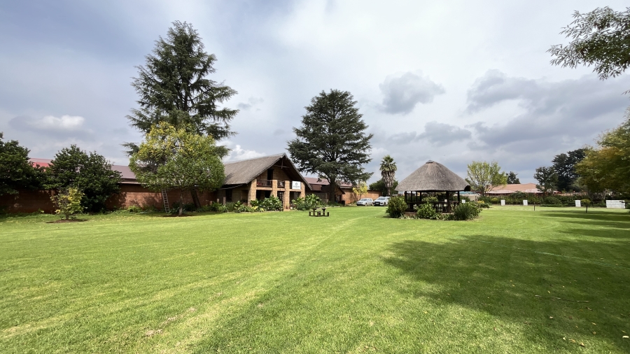 5 Bedroom Property for Sale in Bredell Gauteng