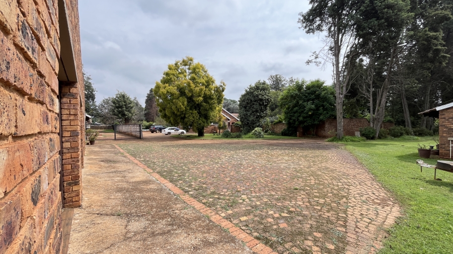 5 Bedroom Property for Sale in Bredell Gauteng