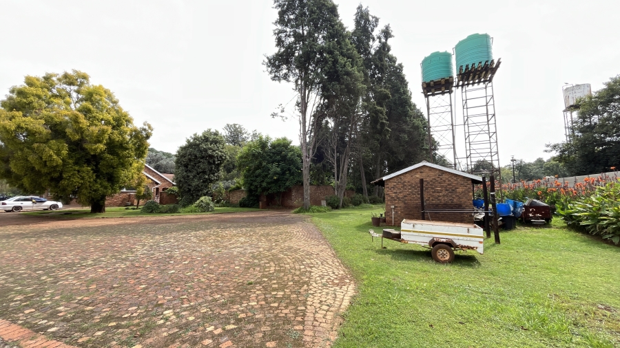 5 Bedroom Property for Sale in Bredell Gauteng