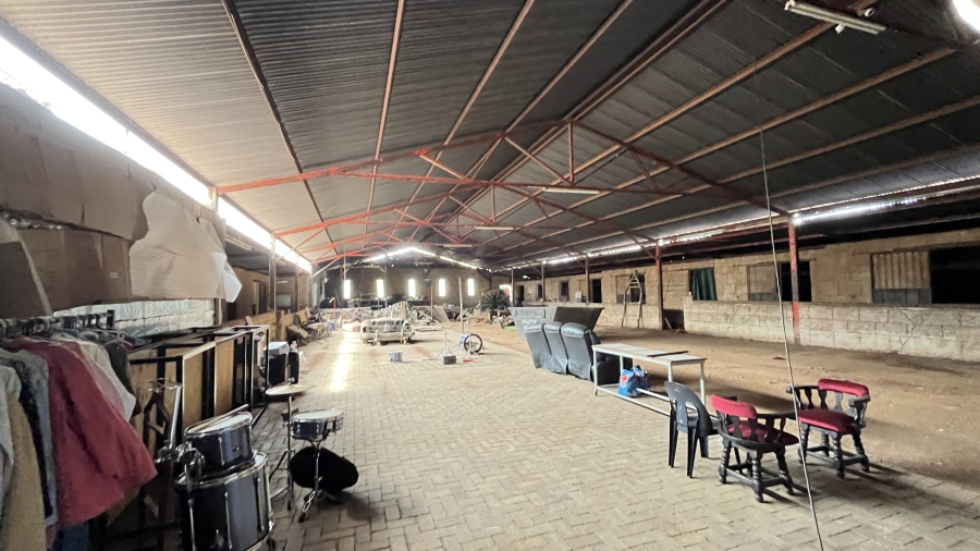5 Bedroom Property for Sale in Bredell Gauteng