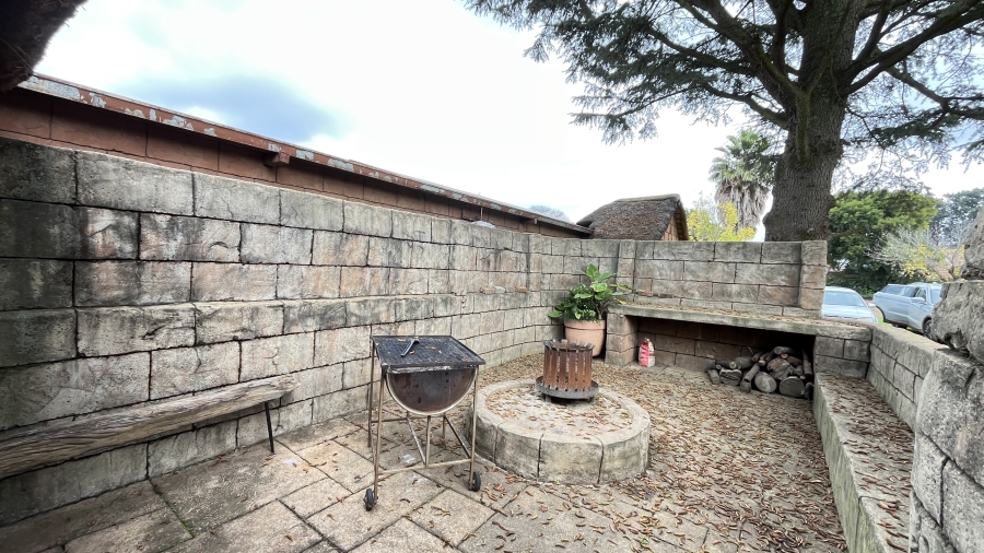 5 Bedroom Property for Sale in Bredell Gauteng