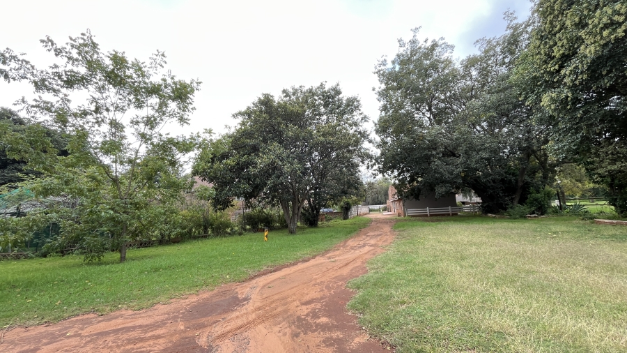 5 Bedroom Property for Sale in Bredell Gauteng