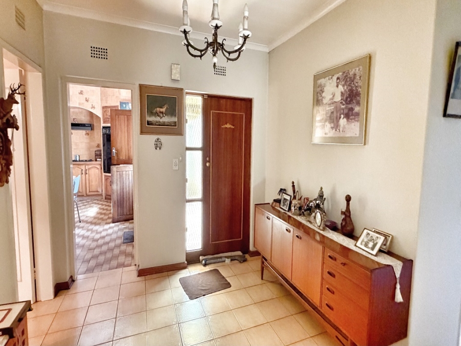 5 Bedroom Property for Sale in The Hill Gauteng