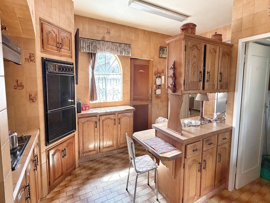 5 Bedroom Property for Sale in The Hill Gauteng