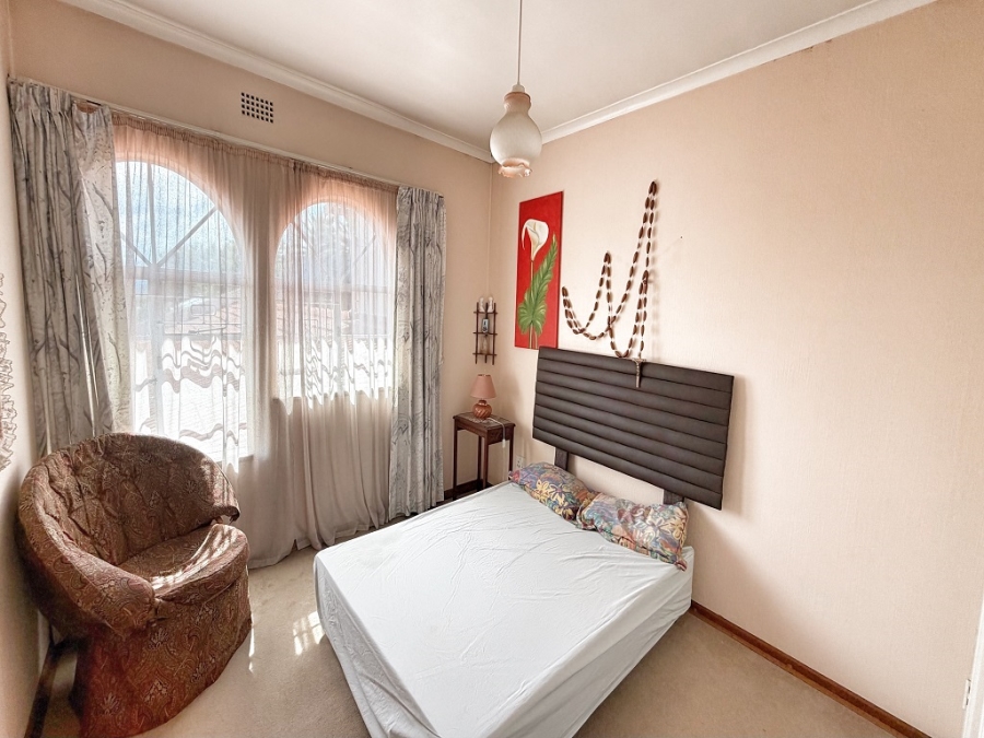 5 Bedroom Property for Sale in The Hill Gauteng