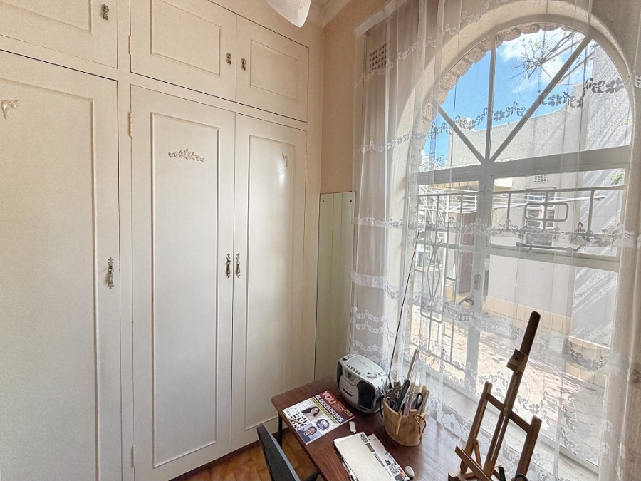 5 Bedroom Property for Sale in The Hill Gauteng