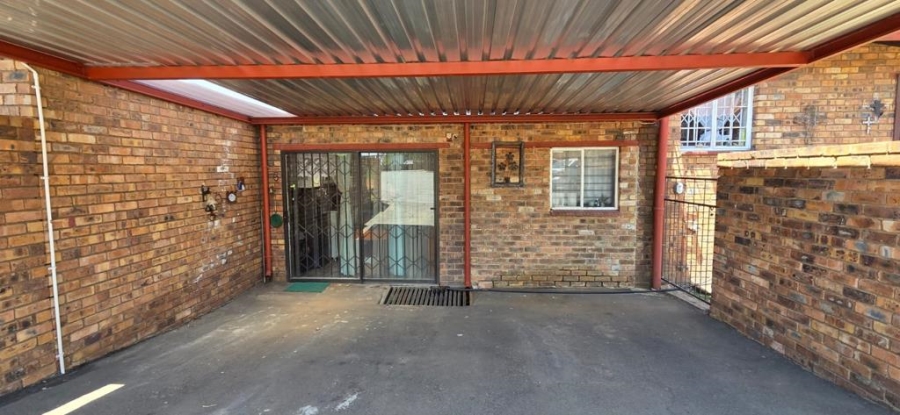 3 Bedroom Property for Sale in South Crest Gauteng