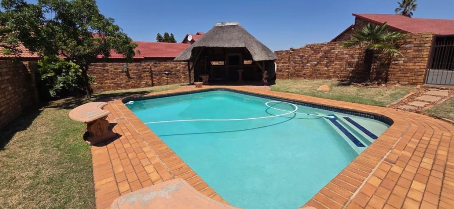 3 Bedroom Property for Sale in South Crest Gauteng