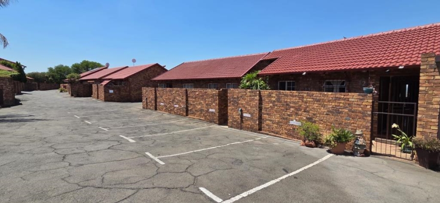 3 Bedroom Property for Sale in South Crest Gauteng
