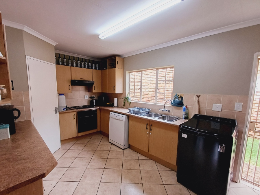3 Bedroom Property for Sale in Elardus Park Gauteng