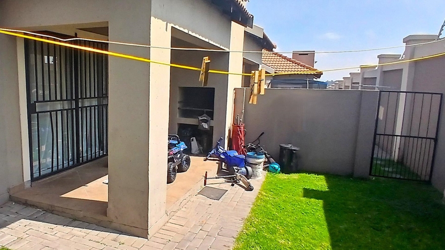 2 Bedroom Property for Sale in Rynfield A H Gauteng