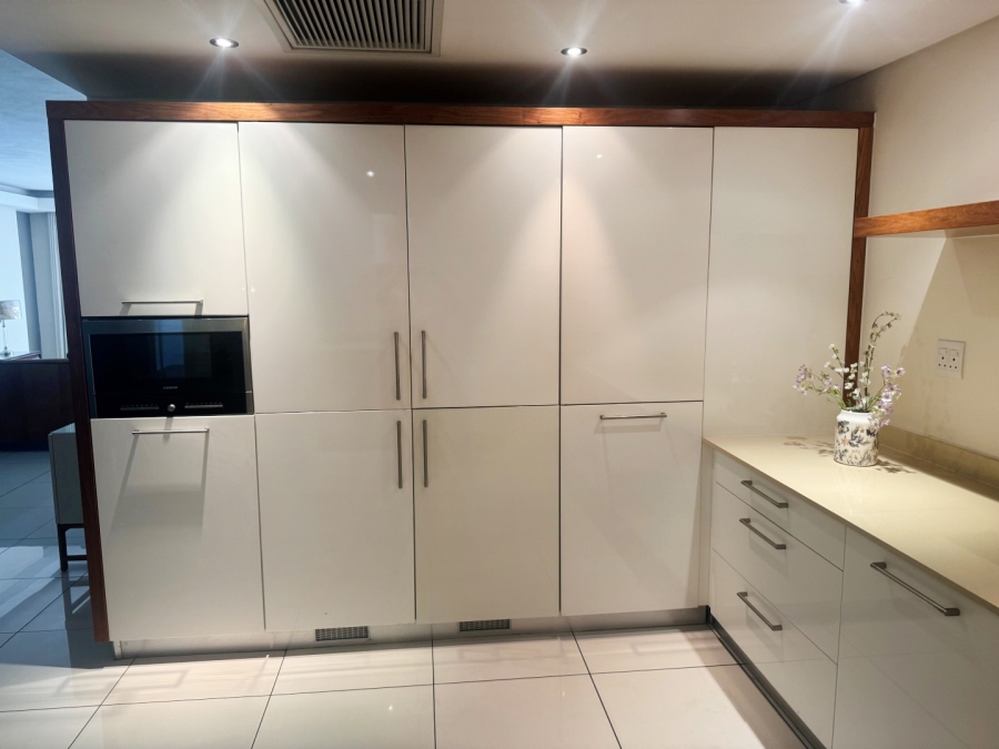 To Let 2 Bedroom Property for Rent in Houghton Estate Gauteng