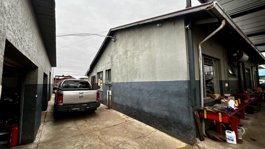 Commercial Property for Sale in East Lynne Gauteng
