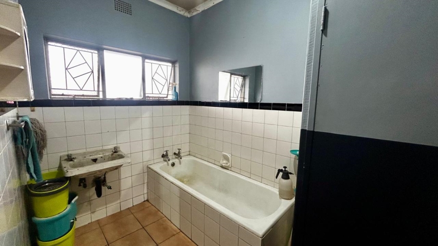Commercial Property for Sale in East Lynne Gauteng