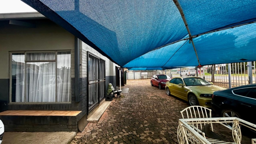 Commercial Property for Sale in East Lynne Gauteng