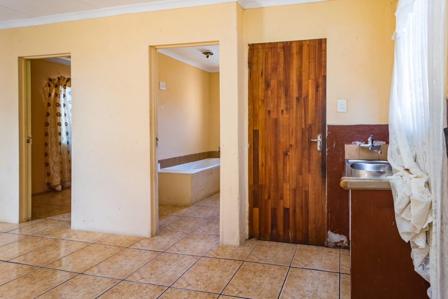 3 Bedroom Property for Sale in Protea Glen Gauteng