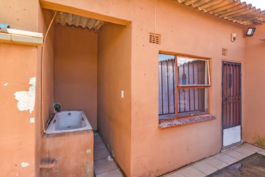 3 Bedroom Property for Sale in Protea Glen Gauteng