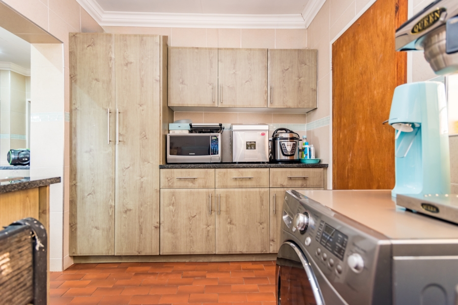 To Let 3 Bedroom Property for Rent in Constantia Kloof Gauteng