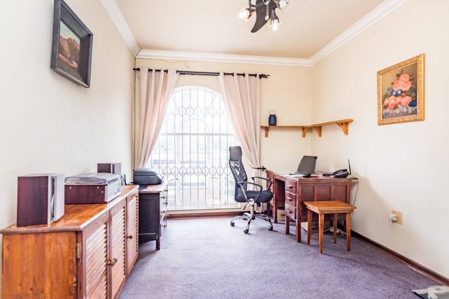 To Let 3 Bedroom Property for Rent in Constantia Kloof Gauteng