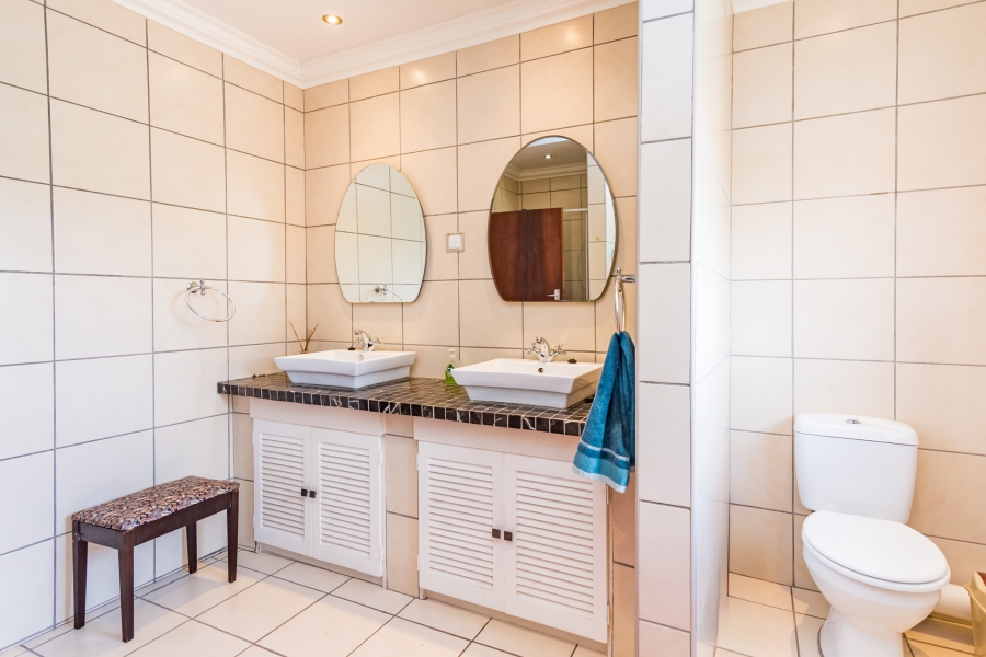 To Let 3 Bedroom Property for Rent in Constantia Kloof Gauteng