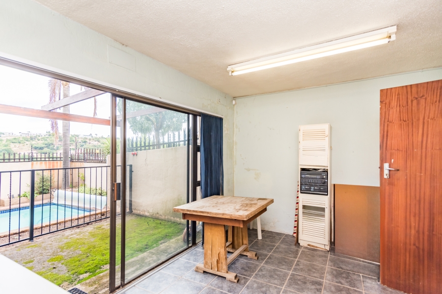 To Let 3 Bedroom Property for Rent in Constantia Kloof Gauteng