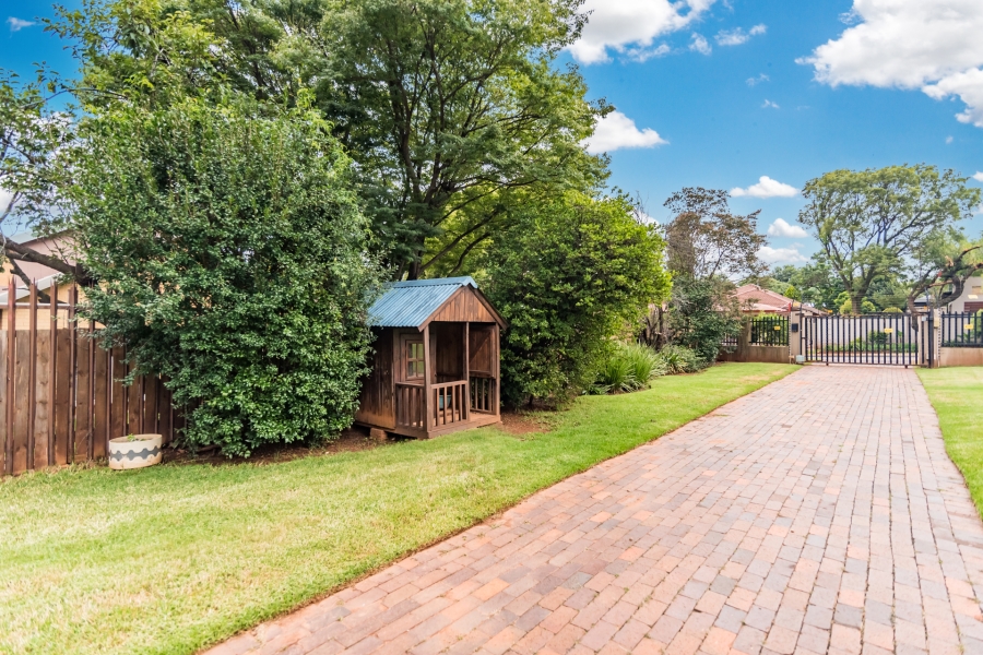 To Let 3 Bedroom Property for Rent in Constantia Kloof Gauteng