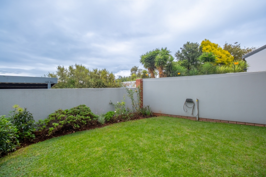 2 Bedroom Property for Sale in Lonehill Gauteng