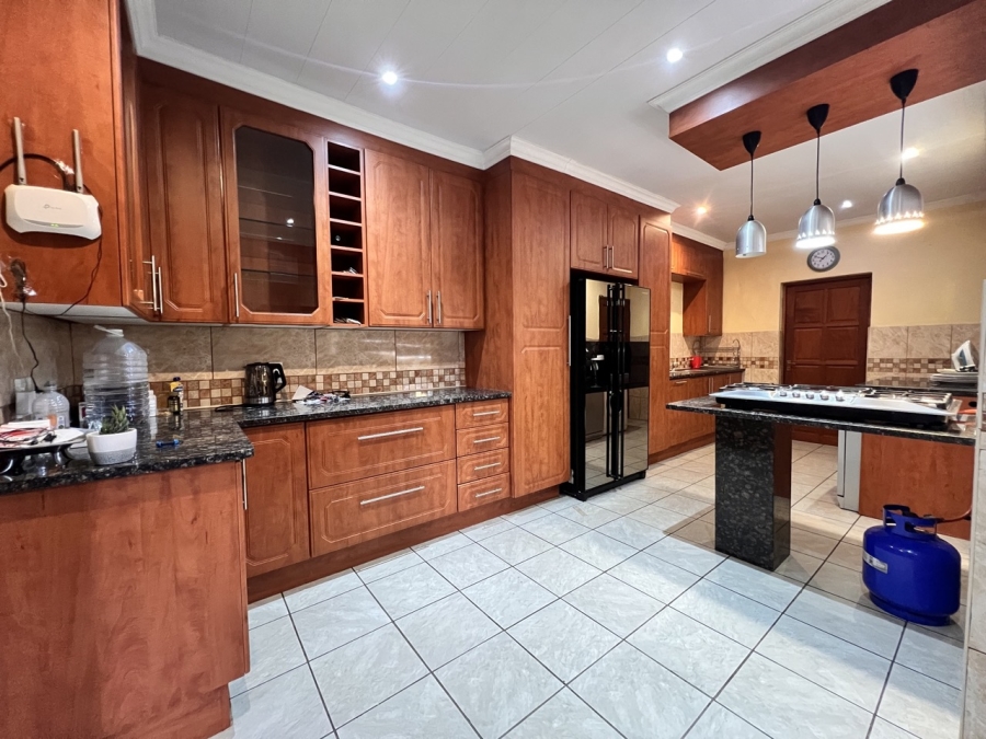 4 Bedroom Property for Sale in Vanderbijlpark SE 6 Gauteng