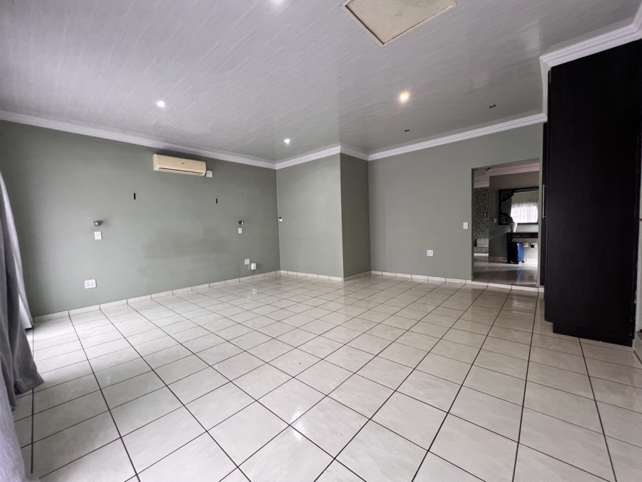 4 Bedroom Property for Sale in Vanderbijlpark SE 6 Gauteng