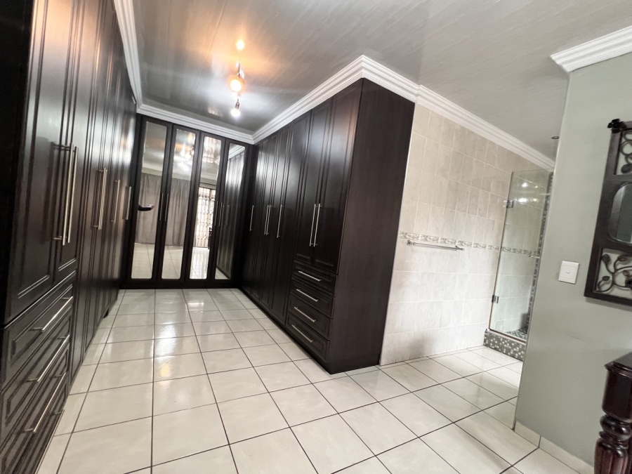4 Bedroom Property for Sale in Vanderbijlpark SE 6 Gauteng