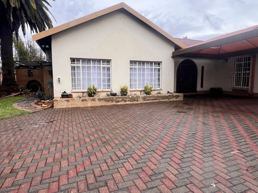 4 Bedroom Property for Sale in Vanderbijlpark SE 6 Gauteng