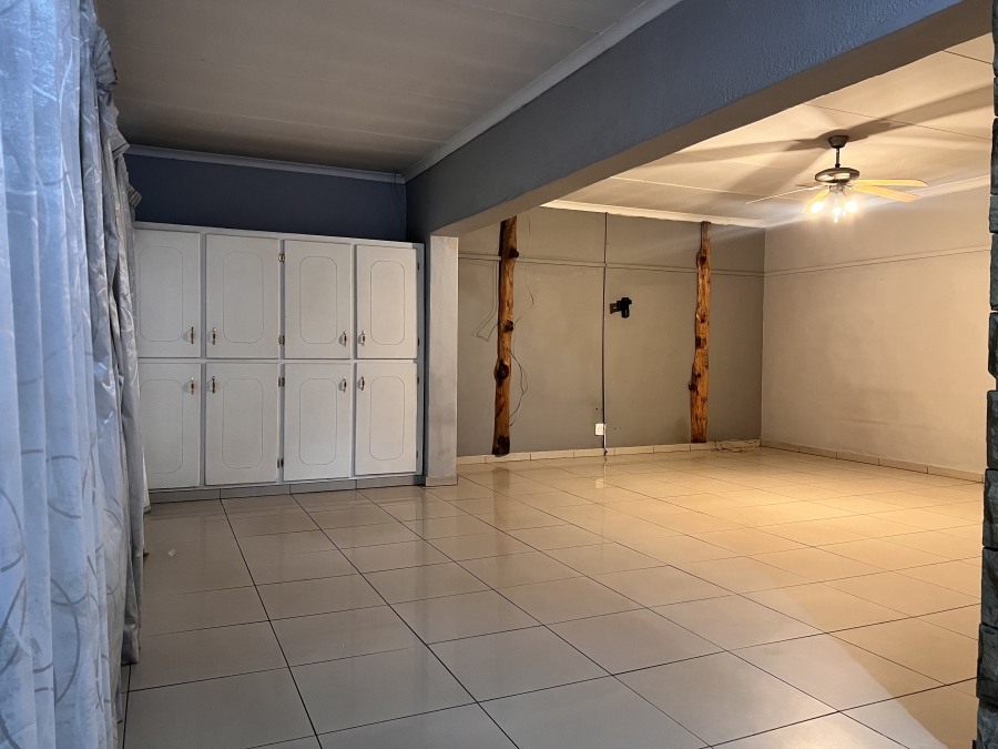4 Bedroom Property for Sale in Vanderbijlpark SE 2 Gauteng