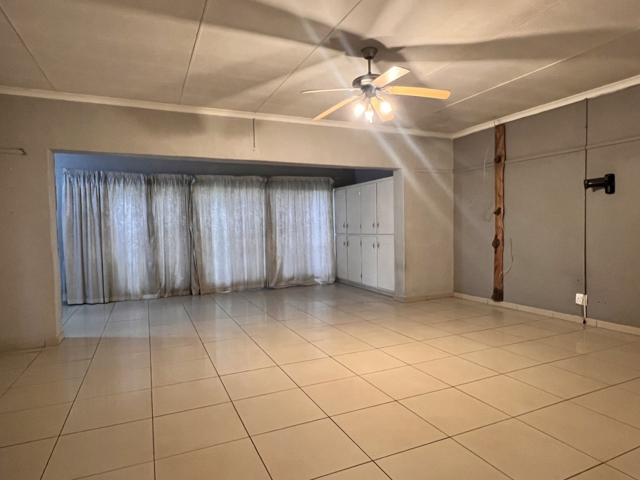 4 Bedroom Property for Sale in Vanderbijlpark SE 2 Gauteng