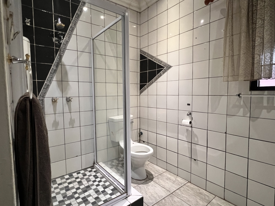 4 Bedroom Property for Sale in Vanderbijlpark SE 2 Gauteng