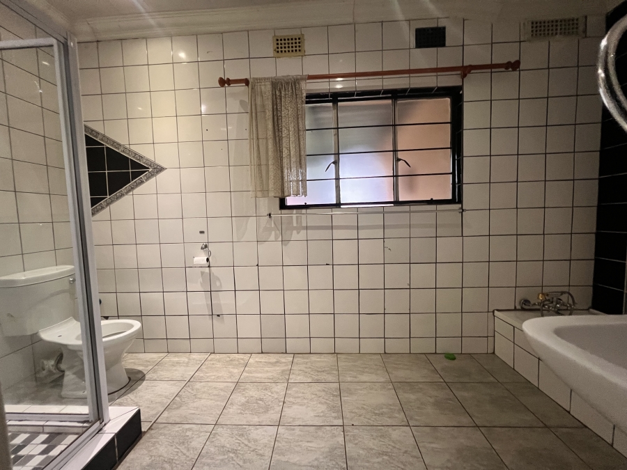 4 Bedroom Property for Sale in Vanderbijlpark SE 2 Gauteng