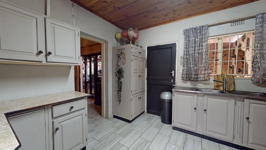 5 Bedroom Property for Sale in Lambton Gauteng