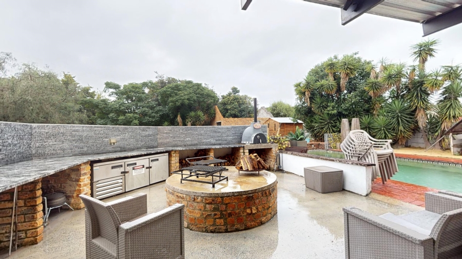5 Bedroom Property for Sale in Lambton Gauteng